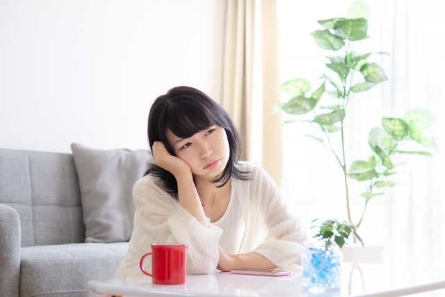 女性　残念